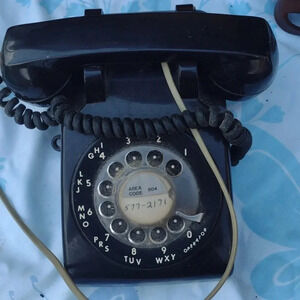 1980 Rotary dial desk phone